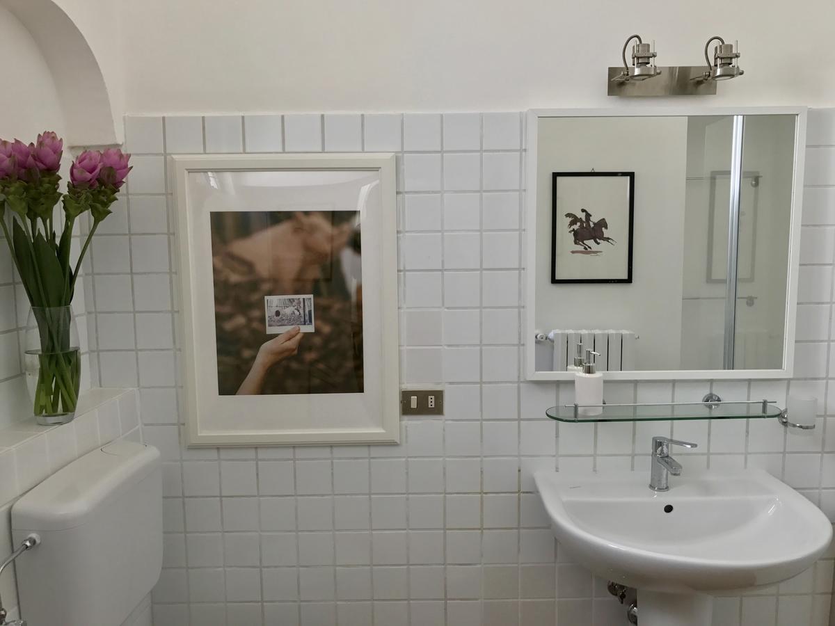 Bed & Breakfast Art To Design